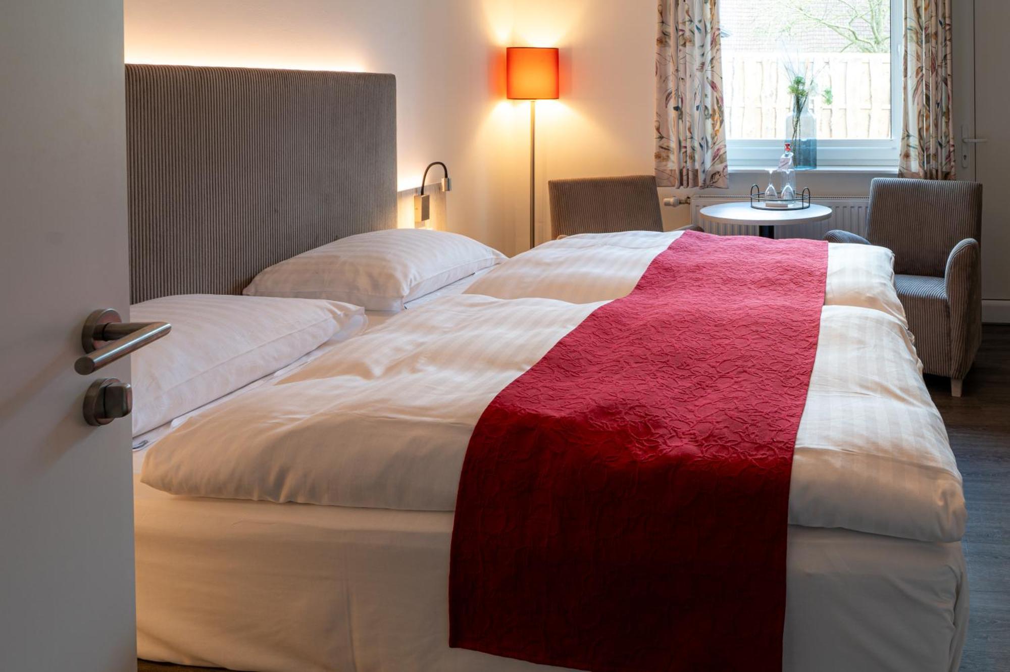 Hotel Zur Post Neubruchhausen Exteriör bild