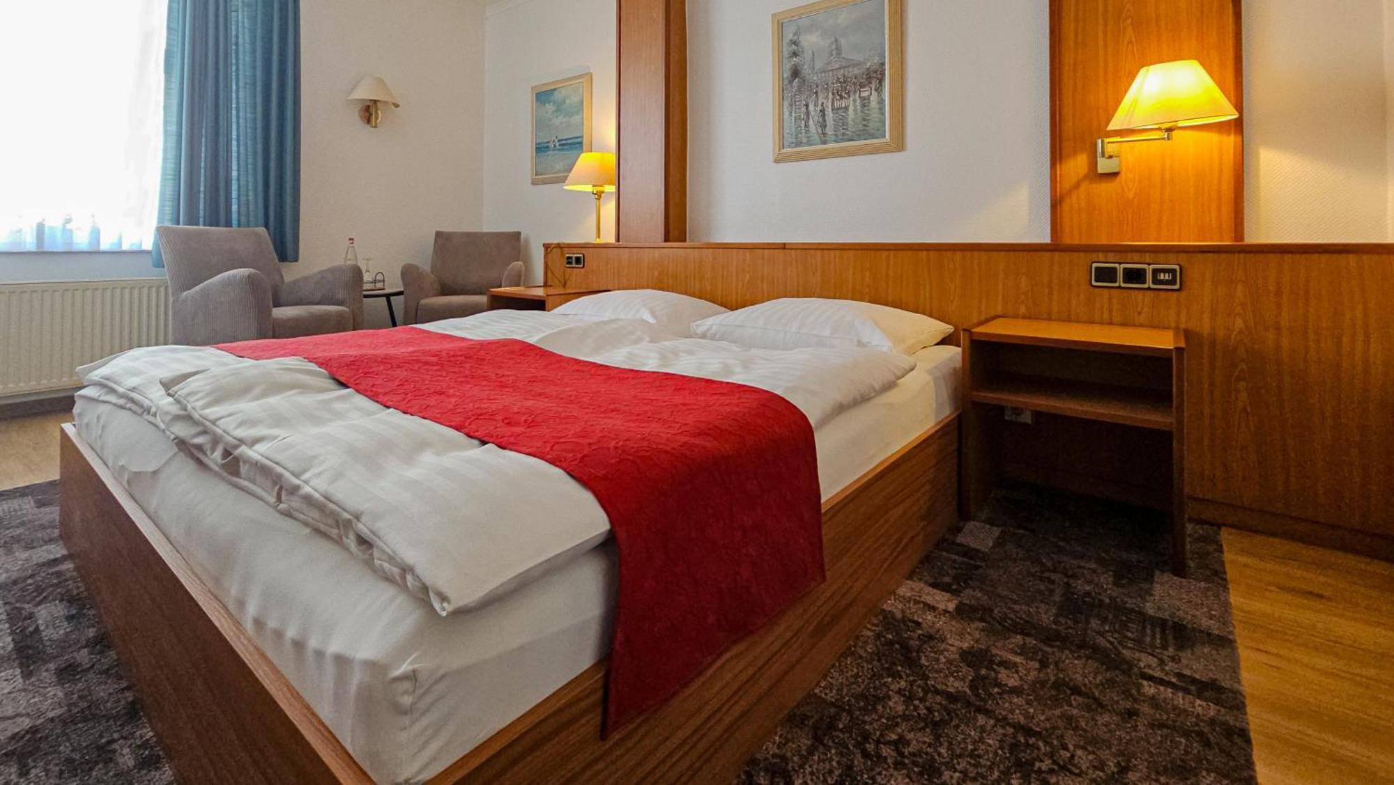 Hotel Zur Post Neubruchhausen Exteriör bild